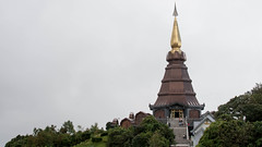 2012-11-23 Thailand Day 05, Phra Maha Dhatu Nabha Metaneed & Phra Maha Dhatu Nabhapol Bhumisiri, Doi Inthanon National Park