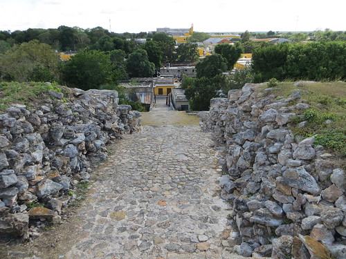 rock wall architecture landscape mexico temple pyramid maya yucatan stairway izamal kinichkakmo