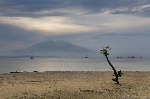 morning sea mountain storm beach nature rain indonesia volcano morninglight pulau lampung kalianda sebesi