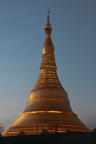 slr architecture canon temple evening pagoda asia shwedagon yangon burma stupa myanmar paya dslr tamron rangoon 18270 18270mm eos600d 18270mmf3563diiivcpzd