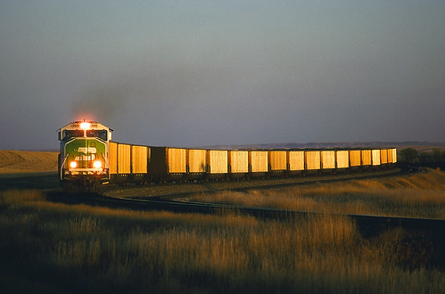 sunset train october bn northdakota badlands coal bnsf glint burlingtonnorthern coaltrain northdakotabadlands sullyspringsnd bnsd60m bn9259
