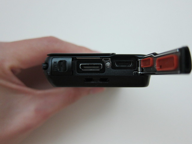 Sony Cyber-shot DSC-TX20 - Side View (HDMI/USB)