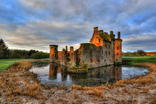 castle triangular digitalcameraclub castle” family” “scottish “scotland” “maxwell “moated “2013” “caerlaverock “triangular dumfriesshire” “caerlaverock” “castle”