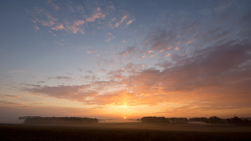 morning autumn sky sun mist colour nature field clouds sunrise landscape dawn sweden tripod peaceful nopeople calm scandinavia sigma1020mm östergötland nordics vretakloster openlandscape sonyalphaslta77 mjölorp