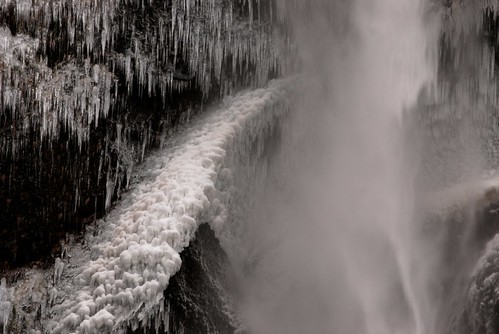 blackandwhite bw snow ice nature water oregon portland falls waterfalls multnomahfalls columbiarivergorge