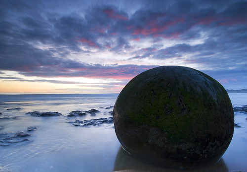 longexposure sea newzealand cloud beach rock stone sunrise pacific boulder moeraki