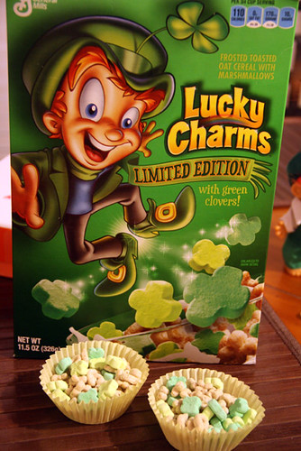 Lucky-Charms-with-Green-Clovers