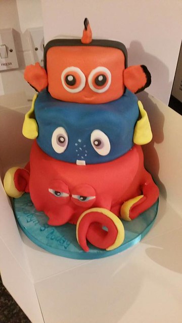 Fishy Fun Cake by Tarnya Costen of Truly Madly Sweetly