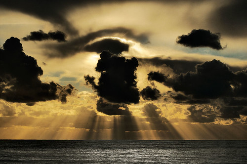 sunset sea españa cloud atardecer mar andalucía spain andalusia cádiz espagne nube tarifa itsasoa 70200mmf28gvr estrechodegibraltar hodeia gibraltarstrait nikkor70200mm d700 ellentiscal nikond700 illunabarra