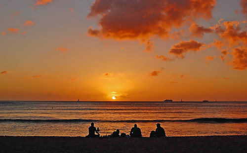 ocean sunset sun silhouette clouds hawaii nikon waikiki oahu horizon pacificocean yabbadabbadoo d40 nikond40 kapiolanibeachpark
