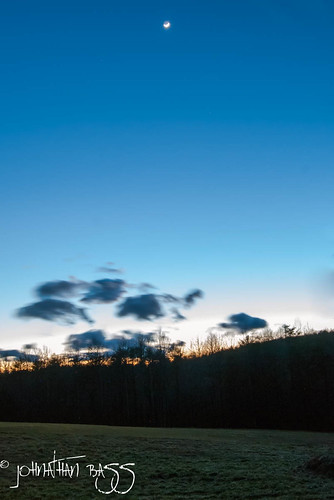 blue sky moon green field night clouds dark landscape twilight nikon wind tripod moonrise d80