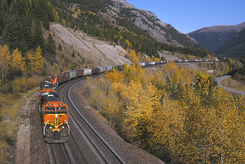 fall train montana fallcolor bnsf freighttrain snowshed mariaspass bnsfrailway bnsffreighttrain bnsf991 bnsfmanifestfreight