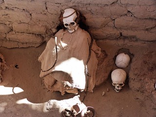 Foto de una momia del Cementerio de Chauchilla (Perú)
