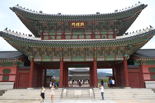 「韓國首爾」700年歷史的景福宮、必拜訪咖啡廳Beansbins Coffee、三清洞麵疙瘩 － 首爾5天4夜 day 3 @強生與小吠的Hyper人蔘~
