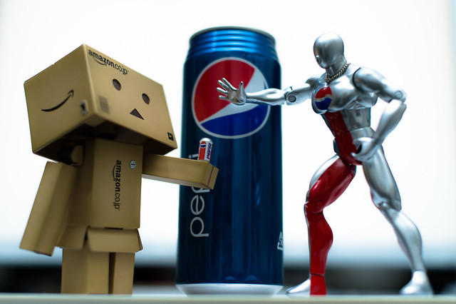 Danbo vs Pepsi Man
