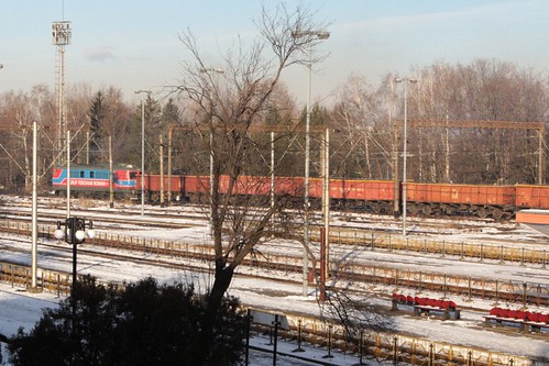 Grup Feroviar Român hauled coal train passes through Brașov station