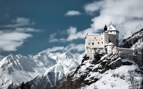 winter snow mountains alps castle heritage architecture canon schweiz switzerland suisse mark swiss iii 5d schloss engadin engadine graubünden grisons tarasp ef24105mm