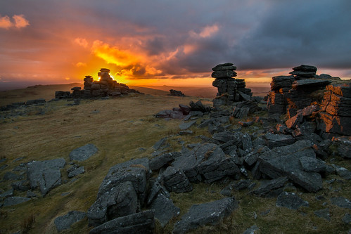 sunset night rocks cloudy devon granite dartmoor nikon1224mm stapletor nikond3100