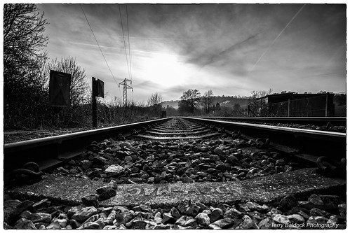 lines train track crossing box hill railway buckland boxhill unmaned eltel63 terrybaldock