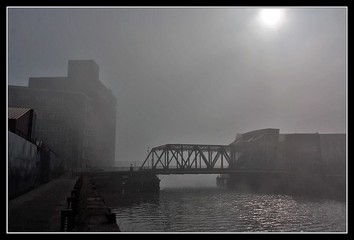 bridge sun mist reflection water silhouette fog backlight river hull girders bankside drypool riverhull clarencemill sydyoung