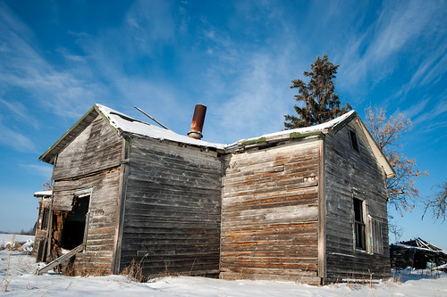 wood winter house snow canada broken field rural rustic grain shed faded abandon alberta western weathered shack agriculture grassland derelict woodgrain ruined