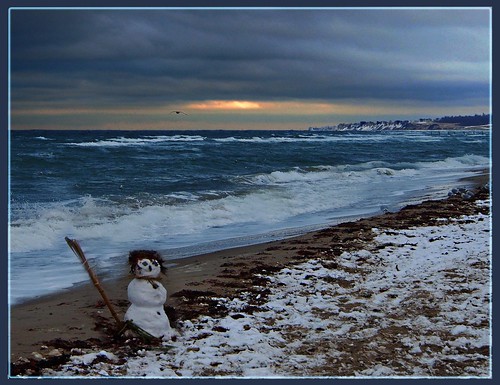 snow art beach water strand germany snowman wasser balticsea ostsee schneemann childrensart detuschland ostholstein snowmanonthebeach