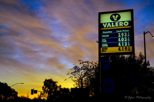 california ca morning sky sunrise photography nikon gas gasstation gasoline fuel refuel rocklin valero d5100 jifree