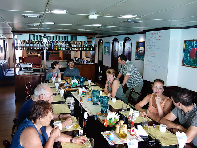 Galapagos Cruises: Archipell dining room