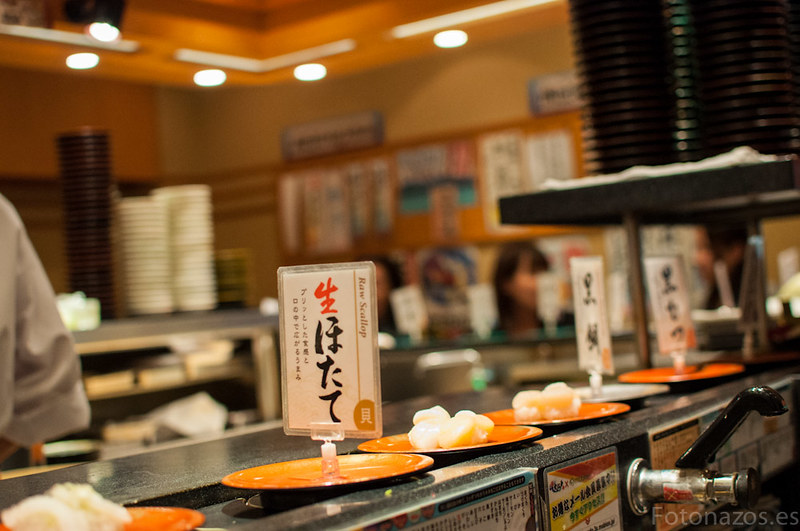 Comer Sushi barato en Japón, Kaiten Sushi, restaurantes de cinta giratoria