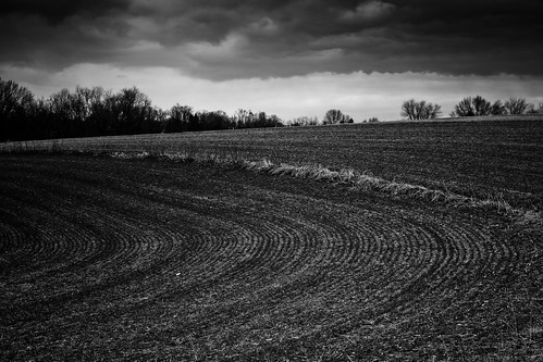 blackandwhite field lines clouds dark skies cloudy pennsylvania farm stormy pa curved jennifermacneilltraylor jmacneilltraylor