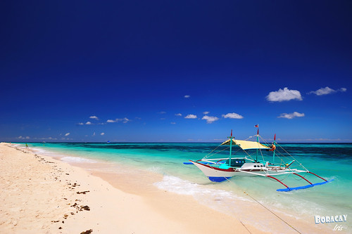 ocean summer sunbath boracay banca philippine puka 夏天 海洋 菲律賓 沙灘 日光浴 2013 藍天白雲 pukabeach 長灘島 螃蟹船 普卡海灘