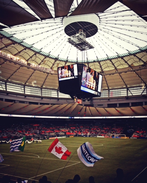 Love that they played retro @WhitecapsFC "White is the colour..." tune + vid @BCPlace #VWFC #GoCaps