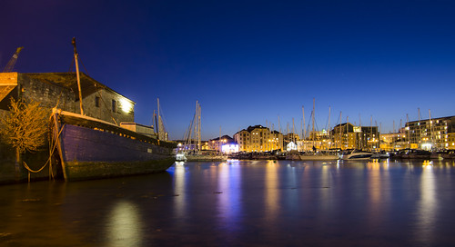 longexposure light night reflections boats lights evening coast boat nikon harbour south plymouth barbican tokina clear reflect devon slowshutter suttonharbour chinahouse tokina1116mm nikond7000