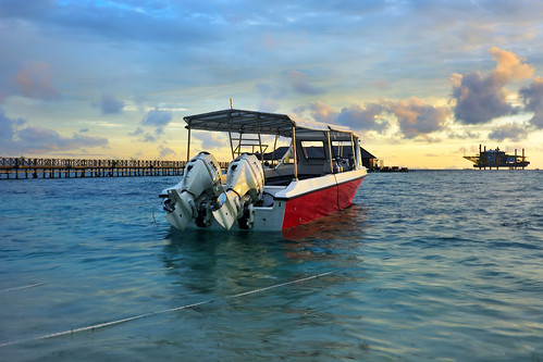 blue red cloud beautiful yellow sunrise island boat peace resort malaysia yamaha sipadan sabah mabul tuah roslan