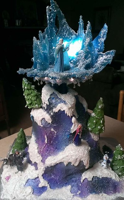 Frozen Themed Cake by Allison Green of Allison in Wonderland
