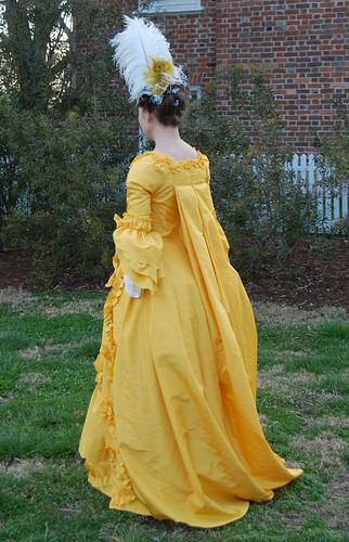 The Fashionable Past: The Screaming Yellow Sacque--A Robe a la Francaise!