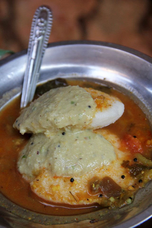A marvelous looking plate of idli sambar
