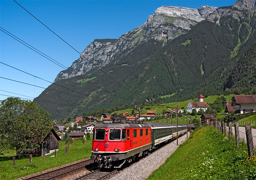 railroad alps switzerland railway trains svizzera bahn alpi mau uri ferrovia treni gotthard re44 gottardo nikond90 ir2169