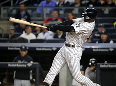 Yankees shortstop Didi Gregorius flies out in the first inning.