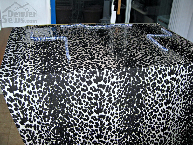 Simplicity 1318 Leopard Print Kimono - Fabric Layout
