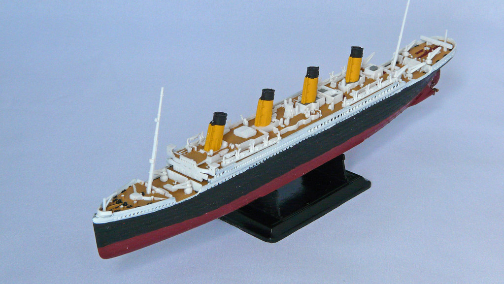 Forums models gallery. Revell Titanic 1 1200. Сборная модель Revell r.m.s. Titanic (65804) 1:1200. RMS Титаник Airfix. Сборная модель корабля Титаник 1:600 Revell.