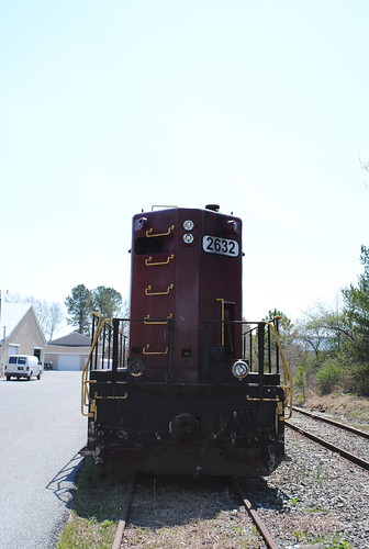 railroad train tracks engine locomotive trainengine siding selbyville marylandanddelawarerailroad emdcf7 locomotive2632