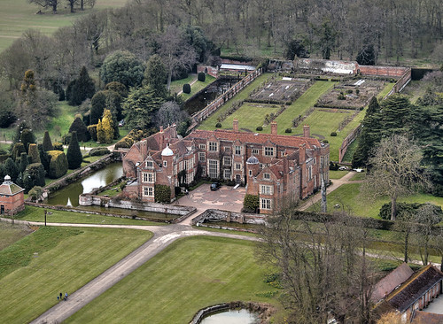 longmelford suffolk aerial tudor sudbury mansion moat aerialphotography kentwellhall airtoground moated co109ba suffolkco109ba