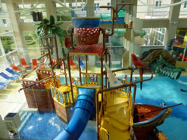 disneyland paris alonquin explorers hotel pool water play