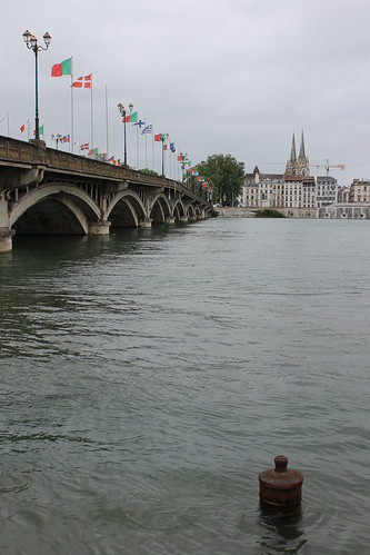 2012.08.02.057 - BAYONNE - Pont Saint-Esprit - Cathédrale Sainte-Marie de Bayonne