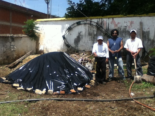 Tequio: Composting in the atrium of Santo Tómas Xochimilco @ Oaxaca 08.2012
