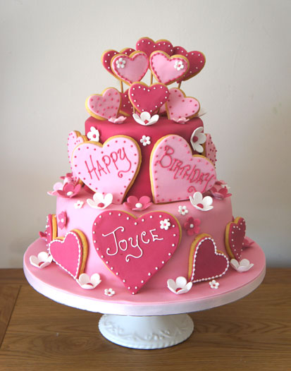 Hearts Birthday Cake by DESING CAKES