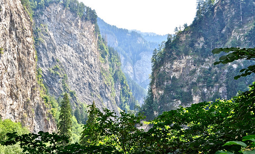 cliff rock river landscape schweiz switzerland scenery gorge svizzera thusis hinterrhein viaspluga cantongraubünden posteriorrhine verlorenloch