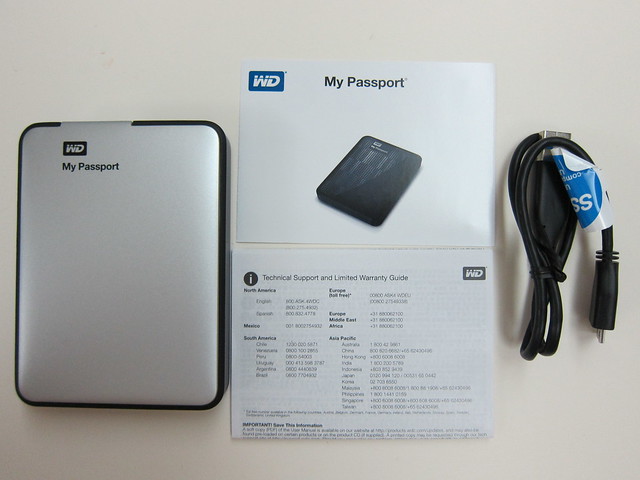 Western Digital My Passport 2012 (1TB) - Box Contents