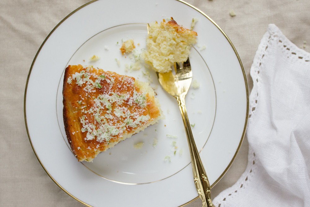 Olive oil, yoghurt and lime cake